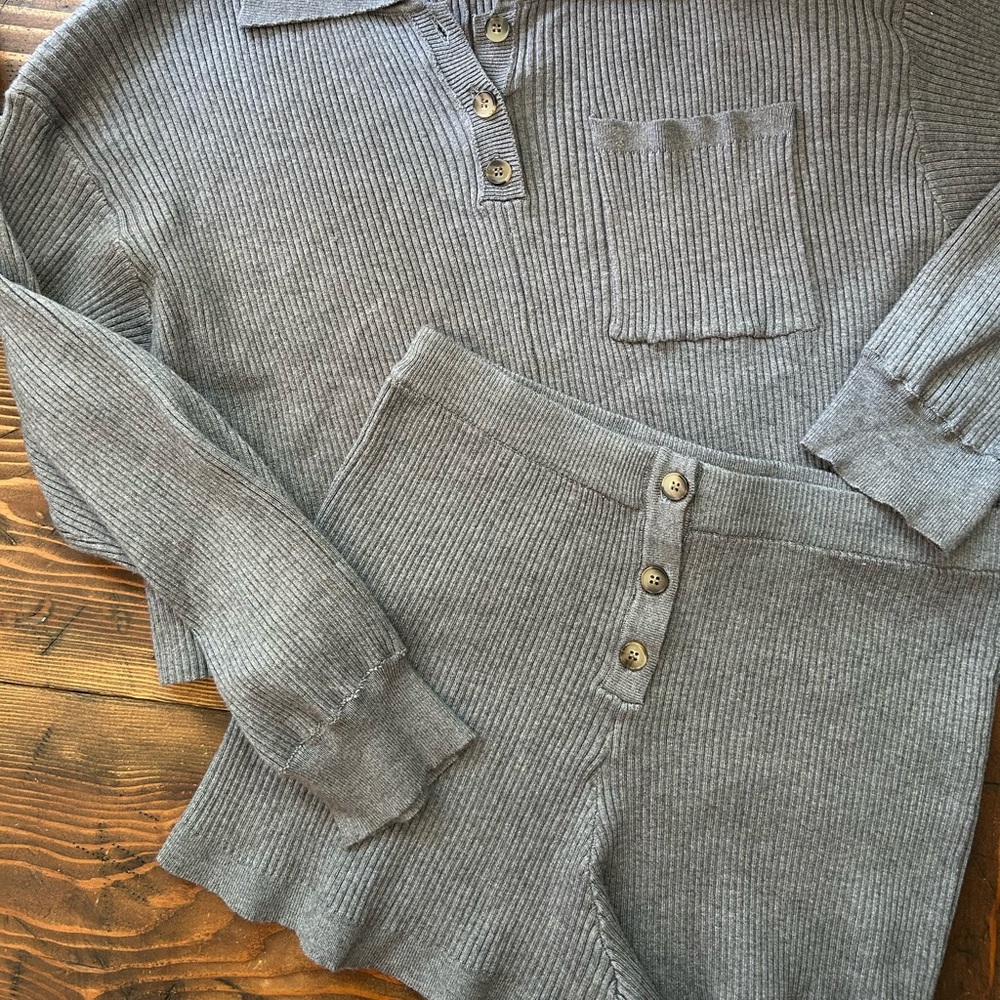 Gray Ribbed Knit Set - Picture 2 of 3